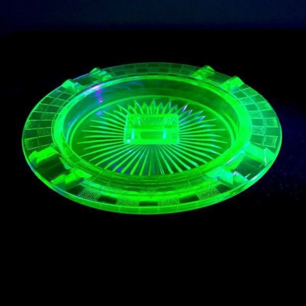 Ashtray - Picture 2 of 2